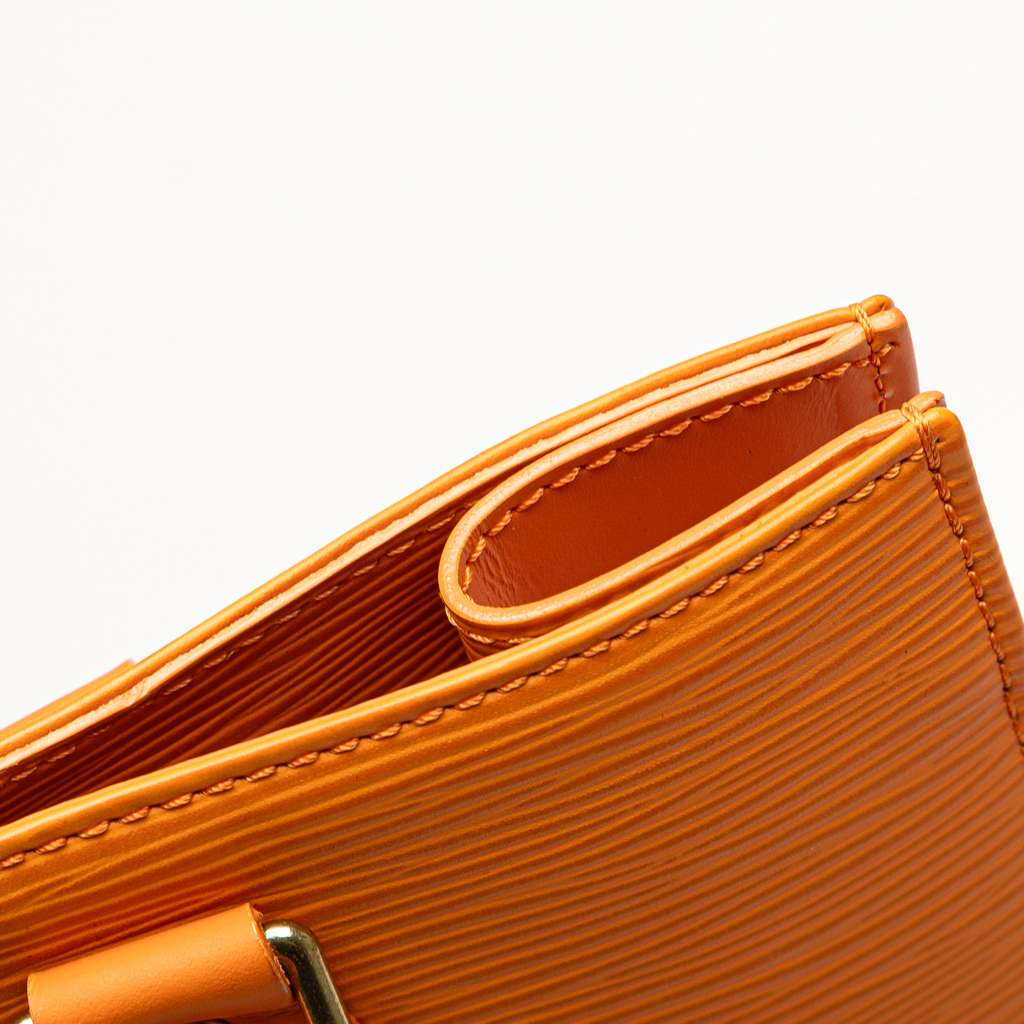 Louis Vuitton Epi Sac Plat PM - Image 10