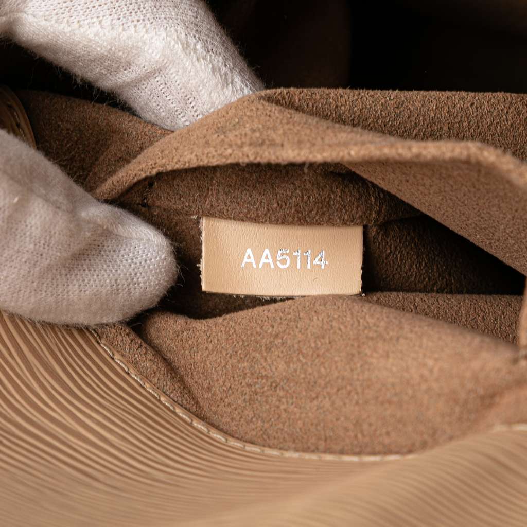 Louis Vuitton Epi Marly MM - Detail 1