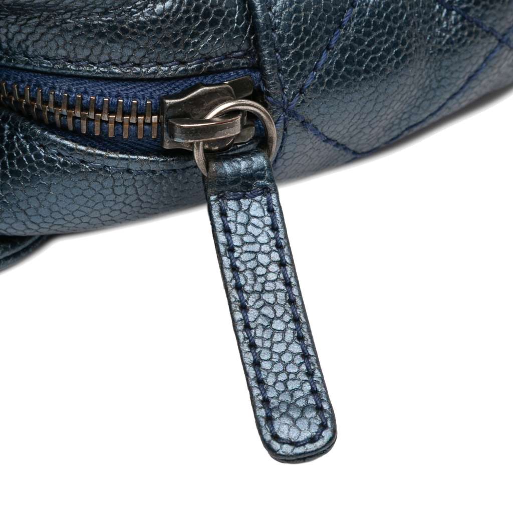 Chanel Jumbo Quilted Iridescent Caviar Easy Flap - Detail 2