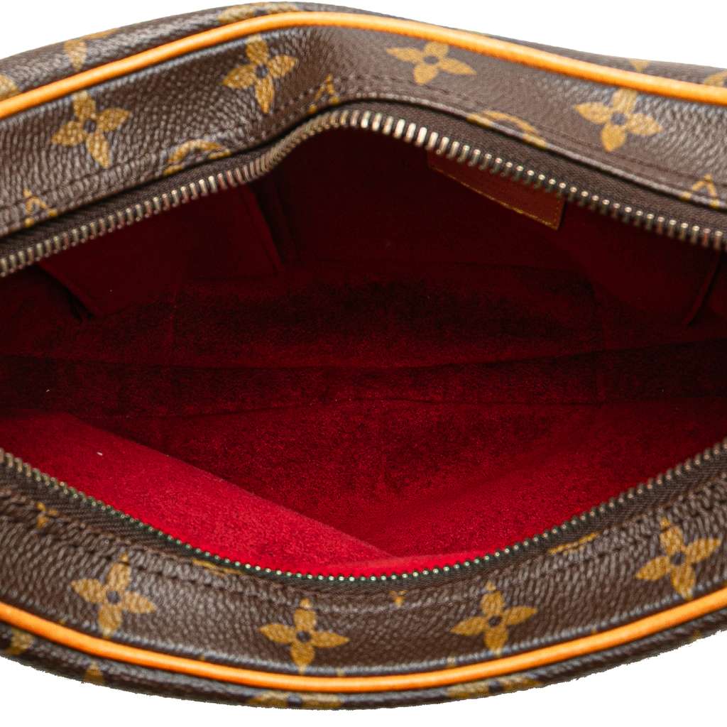 Louis Vuitton Monogram Croissant MM - 4