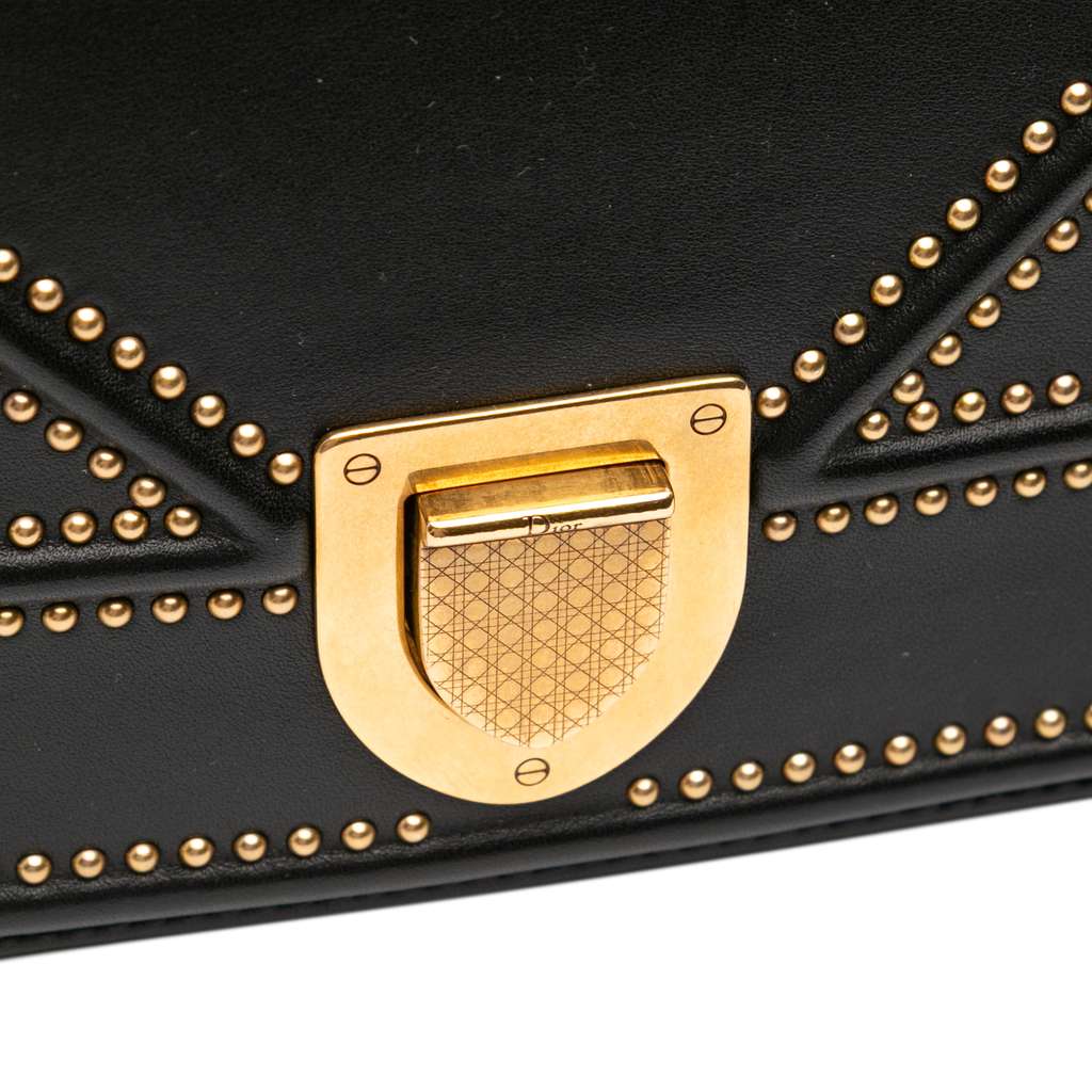 Dior Medium Studded Lambskin Diorama Flap - Detail 1