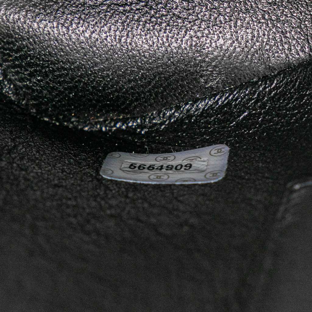 Chanel Caviar Medallion Tote - Detail 2