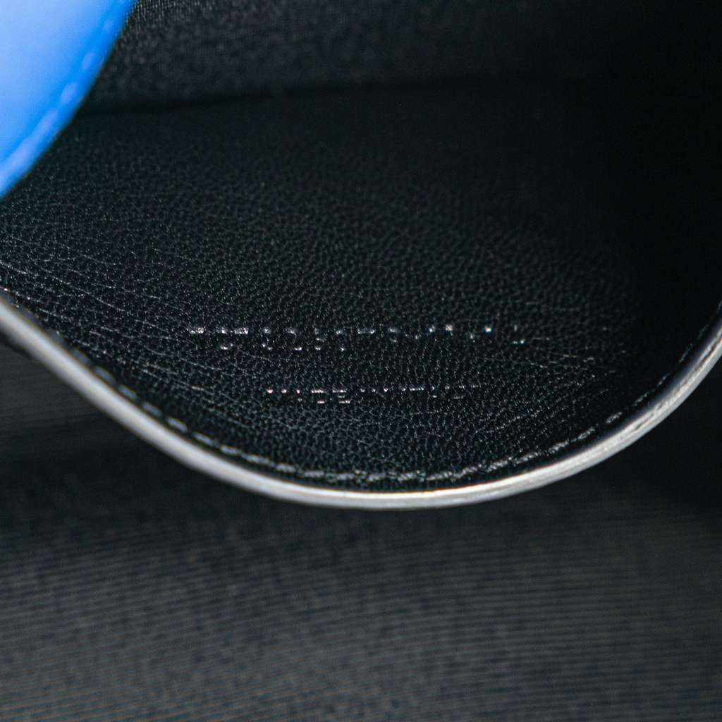 Saint Laurent Grain de Poudre Monogram Cassandre Clutch - Detail 1