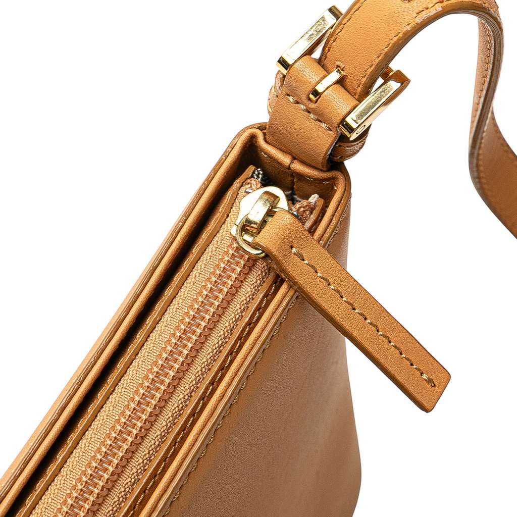 Burberry Leather Shoulder Bag - Image 10