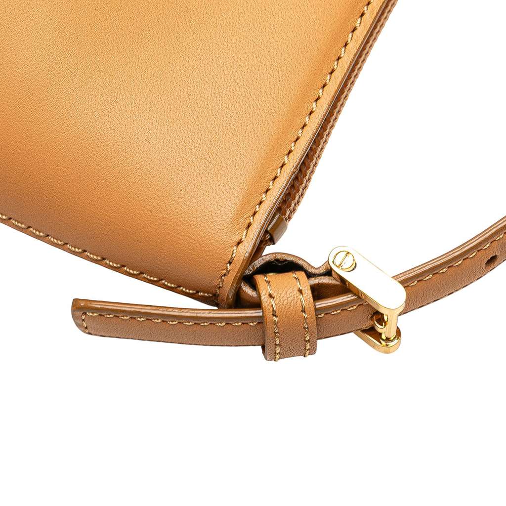 Burberry Leather Shoulder Bag - Image 11