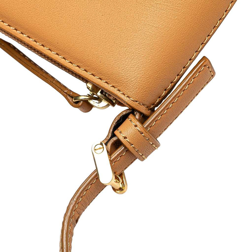 Burberry Leather Shoulder Bag - Image 12