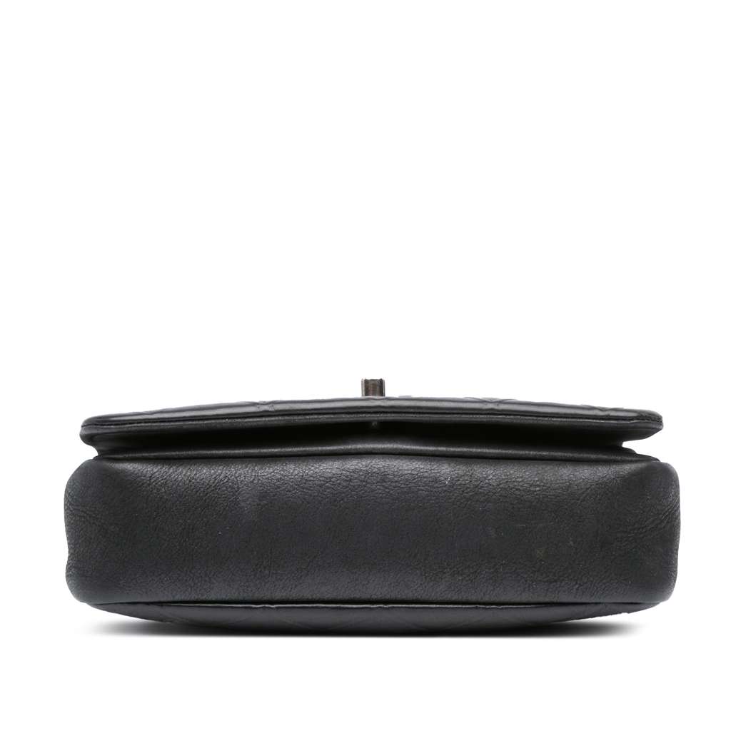 Chanel Small Diamond Embossed Calfskin New Chic Flap - Image 6