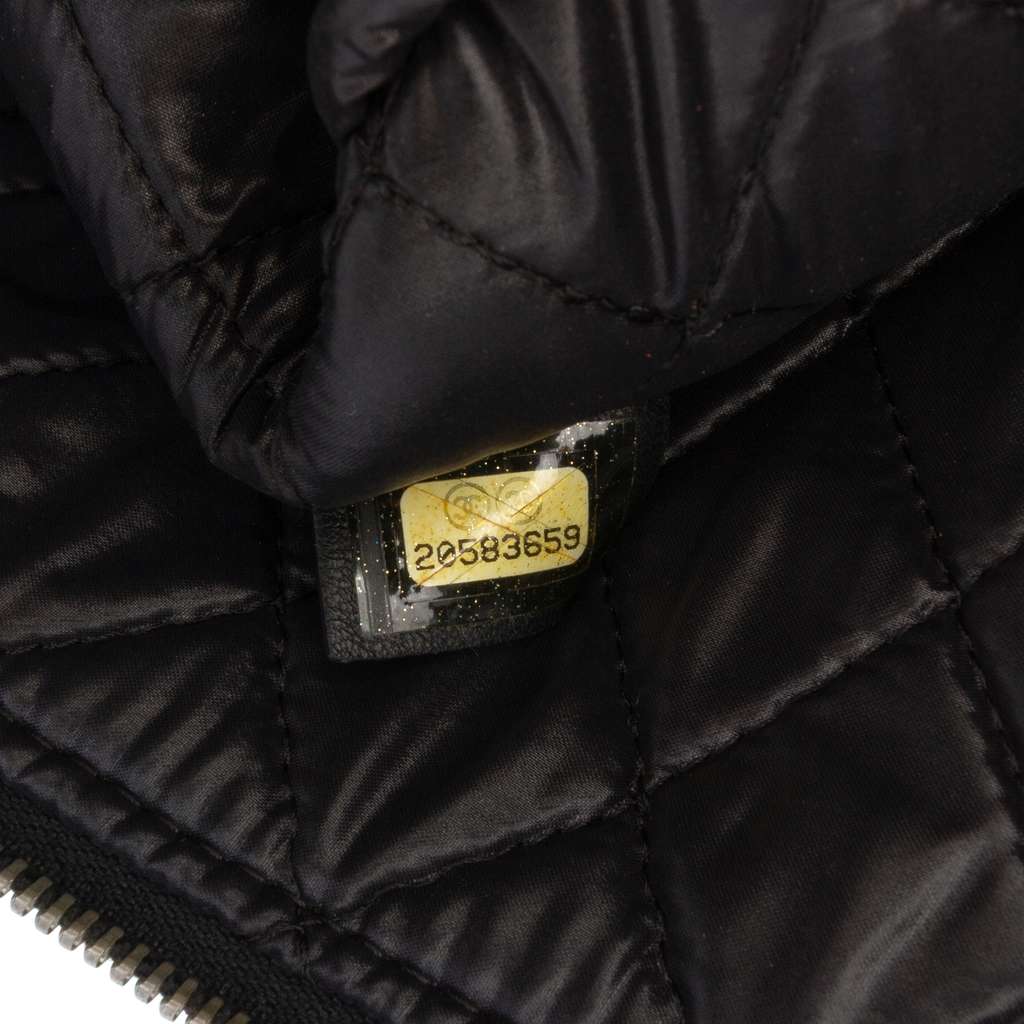 Chanel Large Quilted Lambskin Double Stitch O Case Clutch - Detail 1