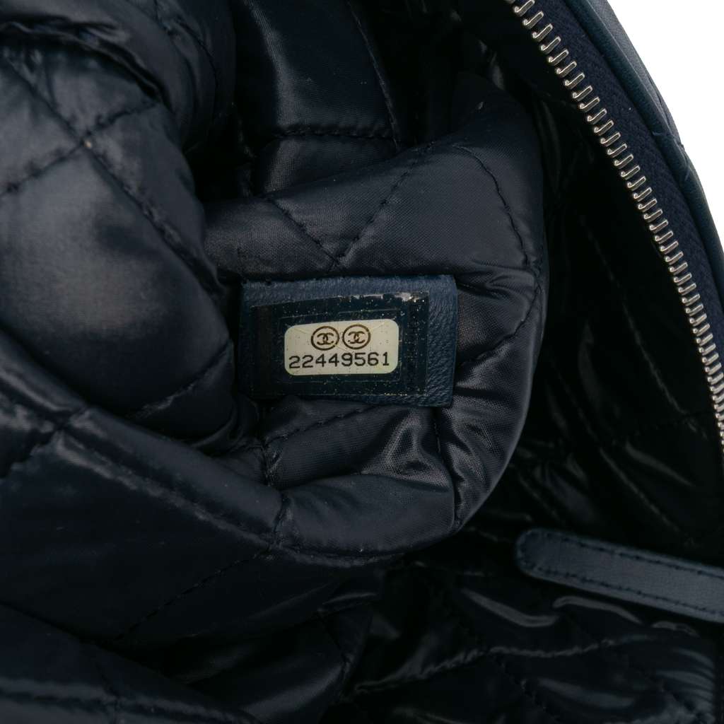 Chanel Large Quilted Lambskin O Case Clutch - Detail 1