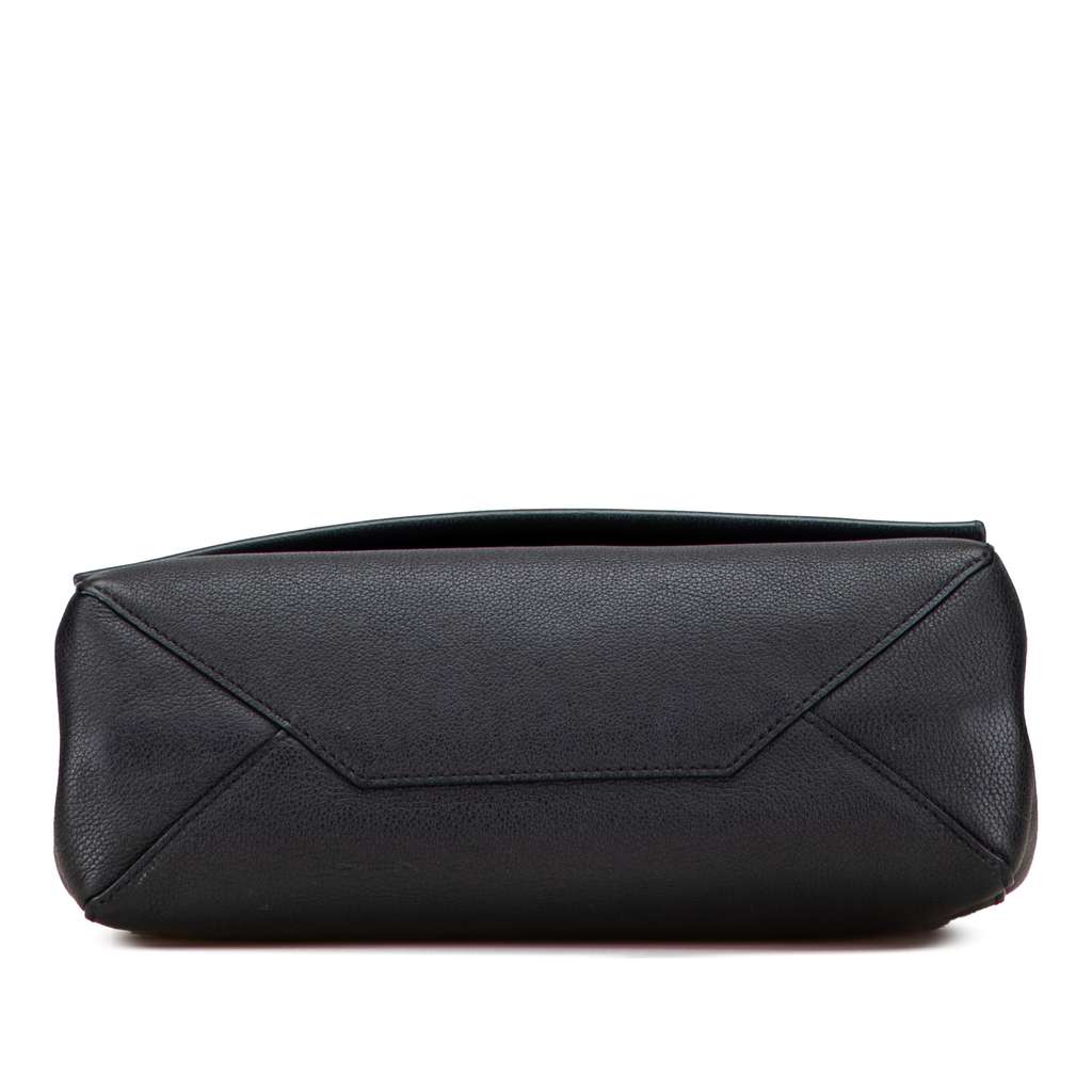 Louis Vuitton Leather Lockme II - Image 6