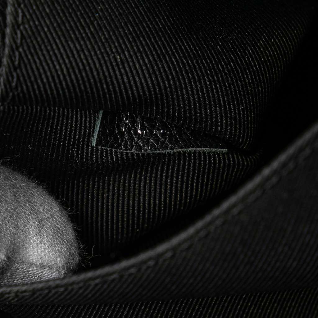 Louis Vuitton Leather Lockme II - Detail 1