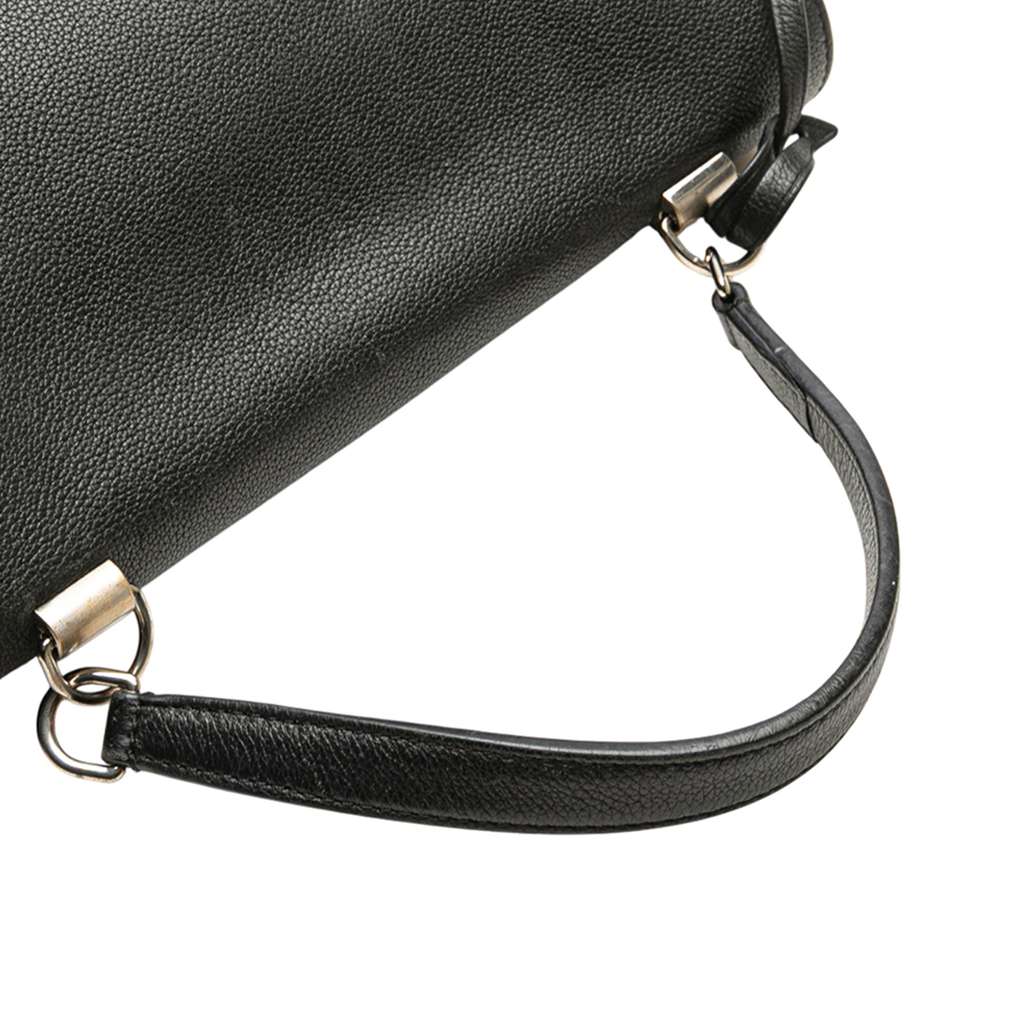 Louis Vuitton Leather Lockme II - Image 11