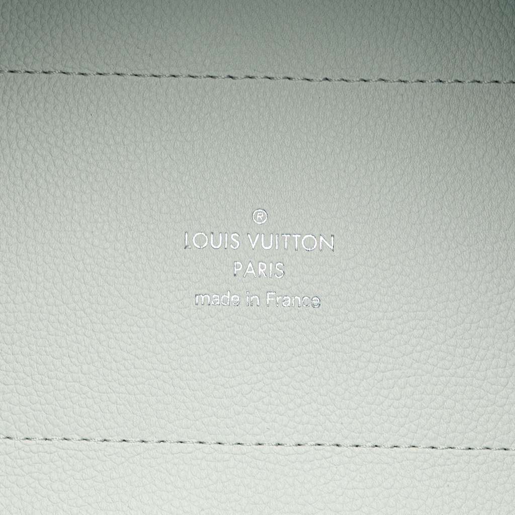 Louis Vuitton Monogram Mahina Hina PM - Side view