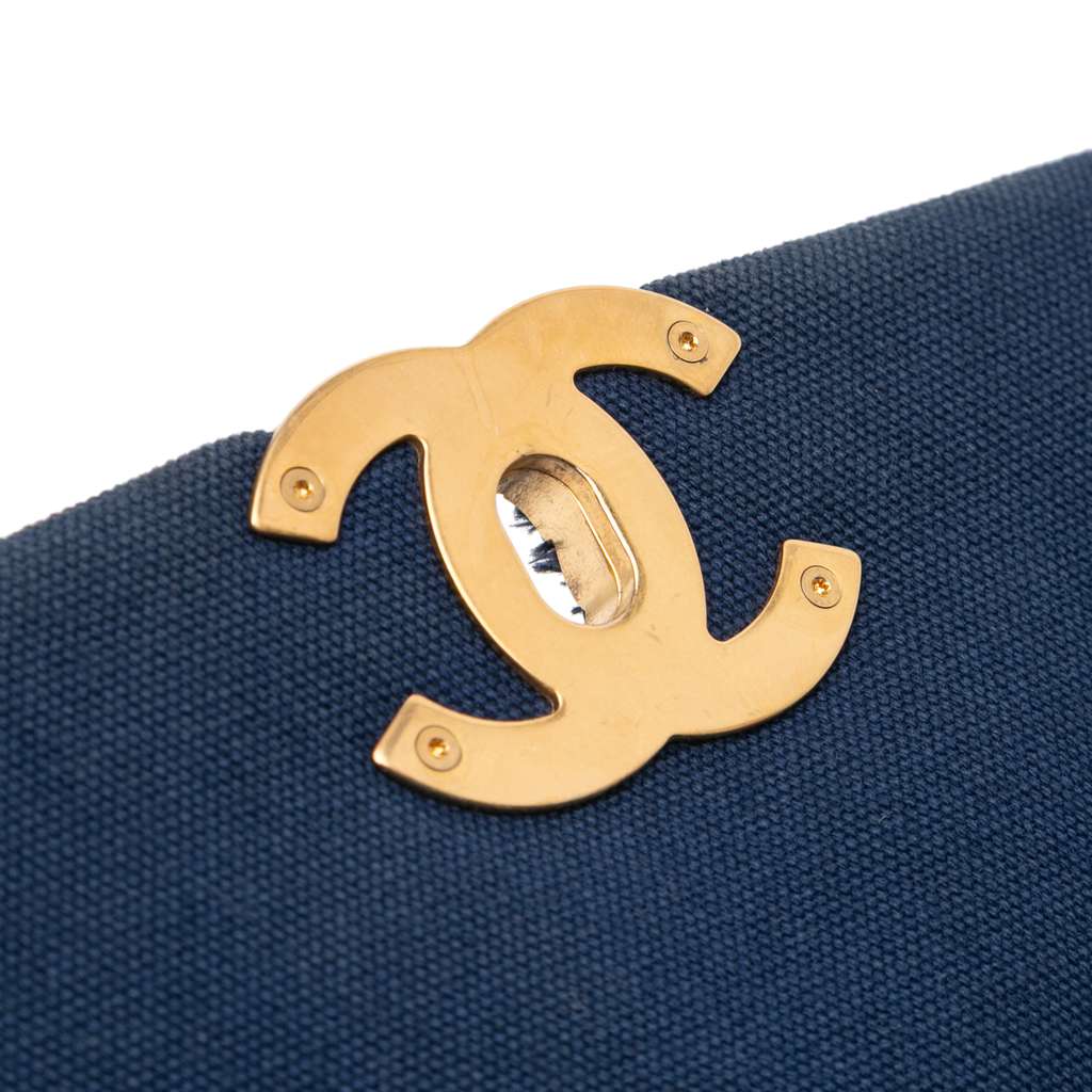 Chanel Medium Canvas and Cotton 19 Flap - Detail 2