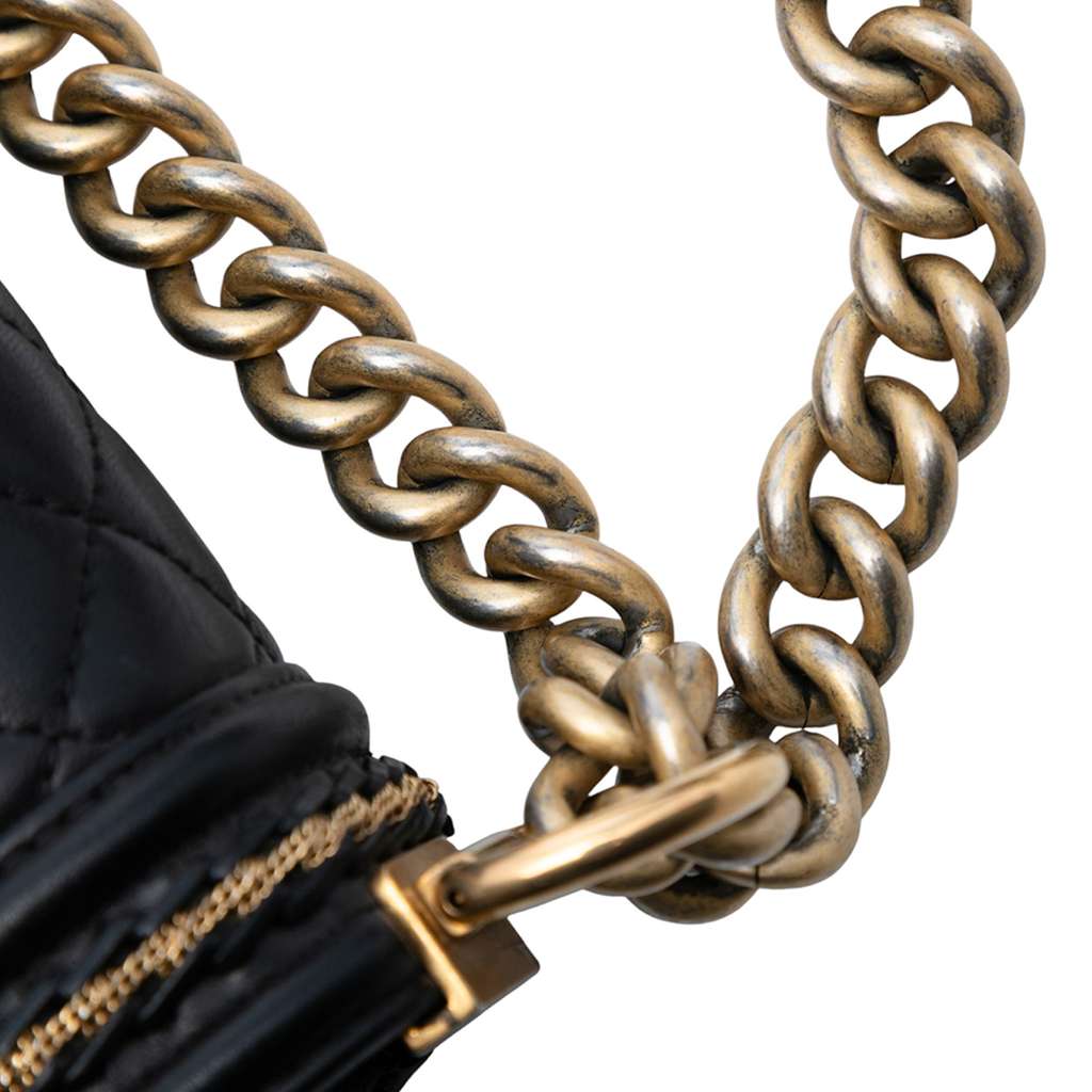 Chanel Old Medium Quilted Lambskin Chain Boy Flap - Detail 2