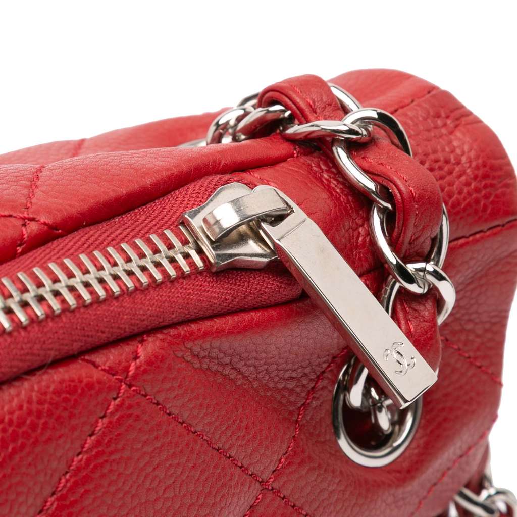 Chanel Quilted Caviar Expandable Zip Tote - Image 11