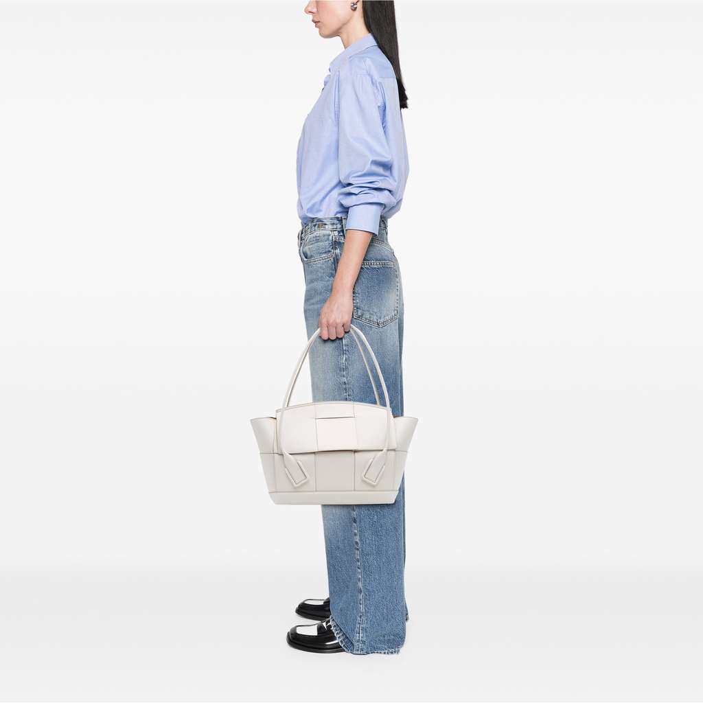 Bottega Veneta Medium Calfskin Maxi Intrecciato Arco Bag - Image 13