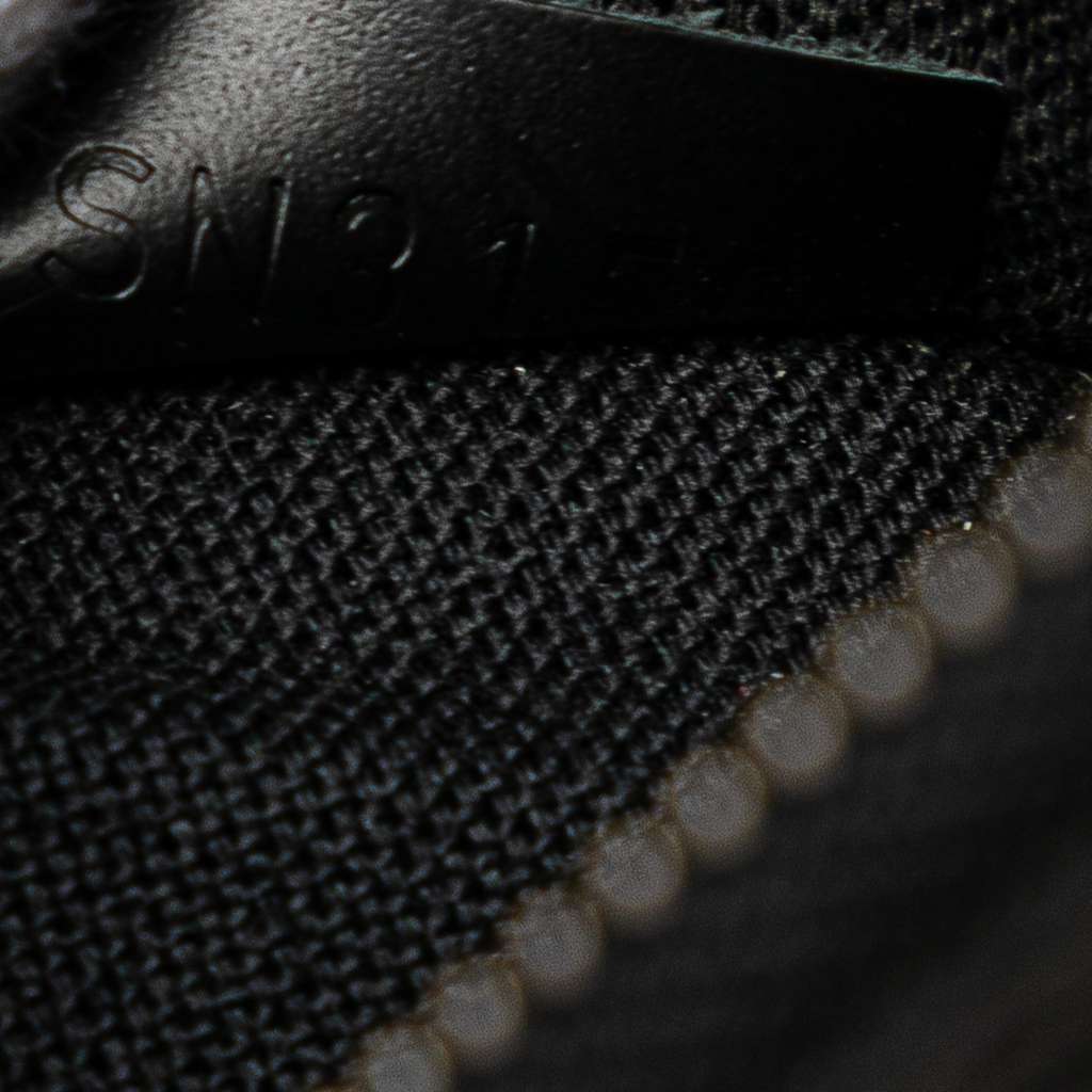 Louis Vuitton Epi Pochette Hoche - Detail 1