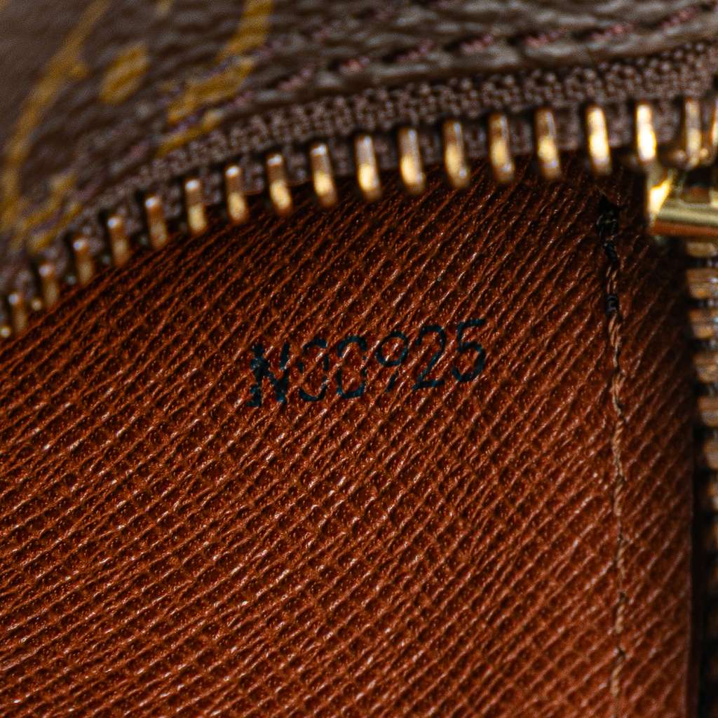 Louis Vuitton Monogram Papillon 26 - Detail 1