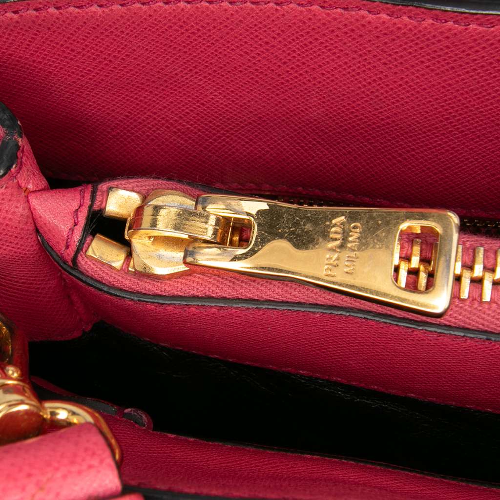 Prada Saffiano Soft Triple Pocket Tote - Detail 2