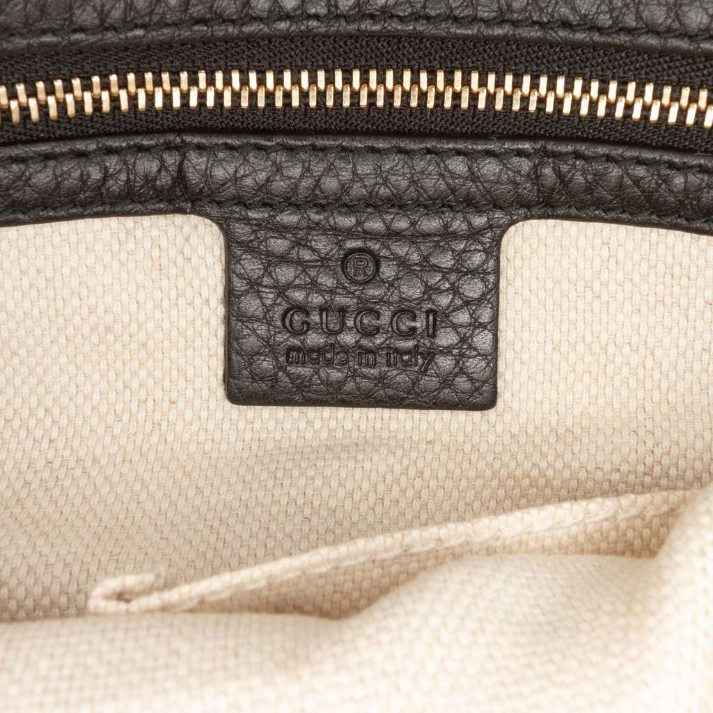 Gucci Pebbled Leather Soho Chain Zip Shoulder Bag - Side view
