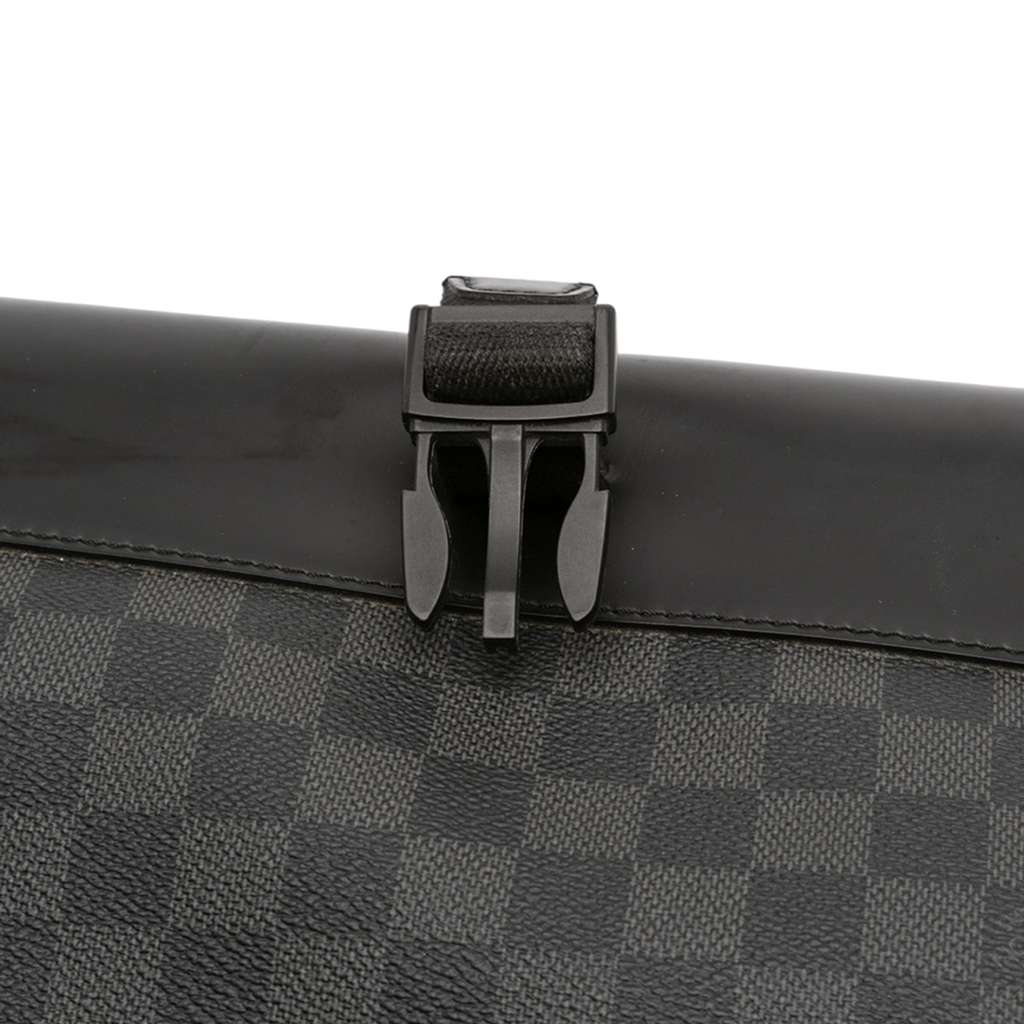 Louis Vuitton Damier Graphite Skyline Messenger MM - Image 12