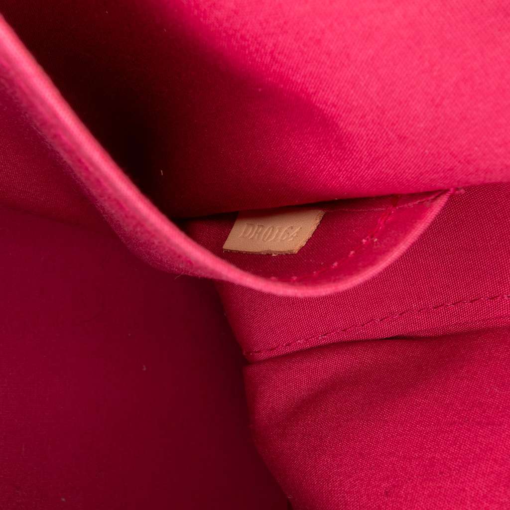 Louis Vuitton Monogram Vernis Brea MM - Detail 1