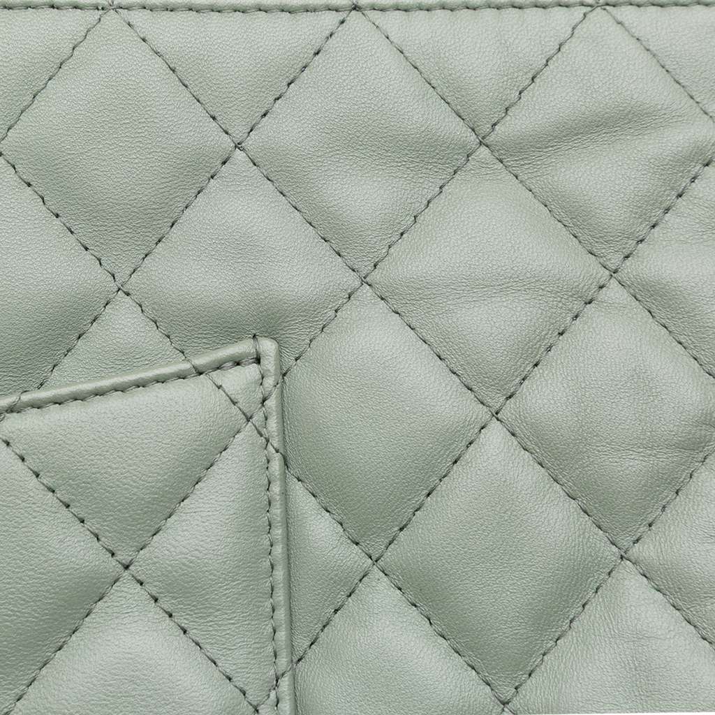 Chanel Large Quilted Lambskin O Case Clutch - Detail 2