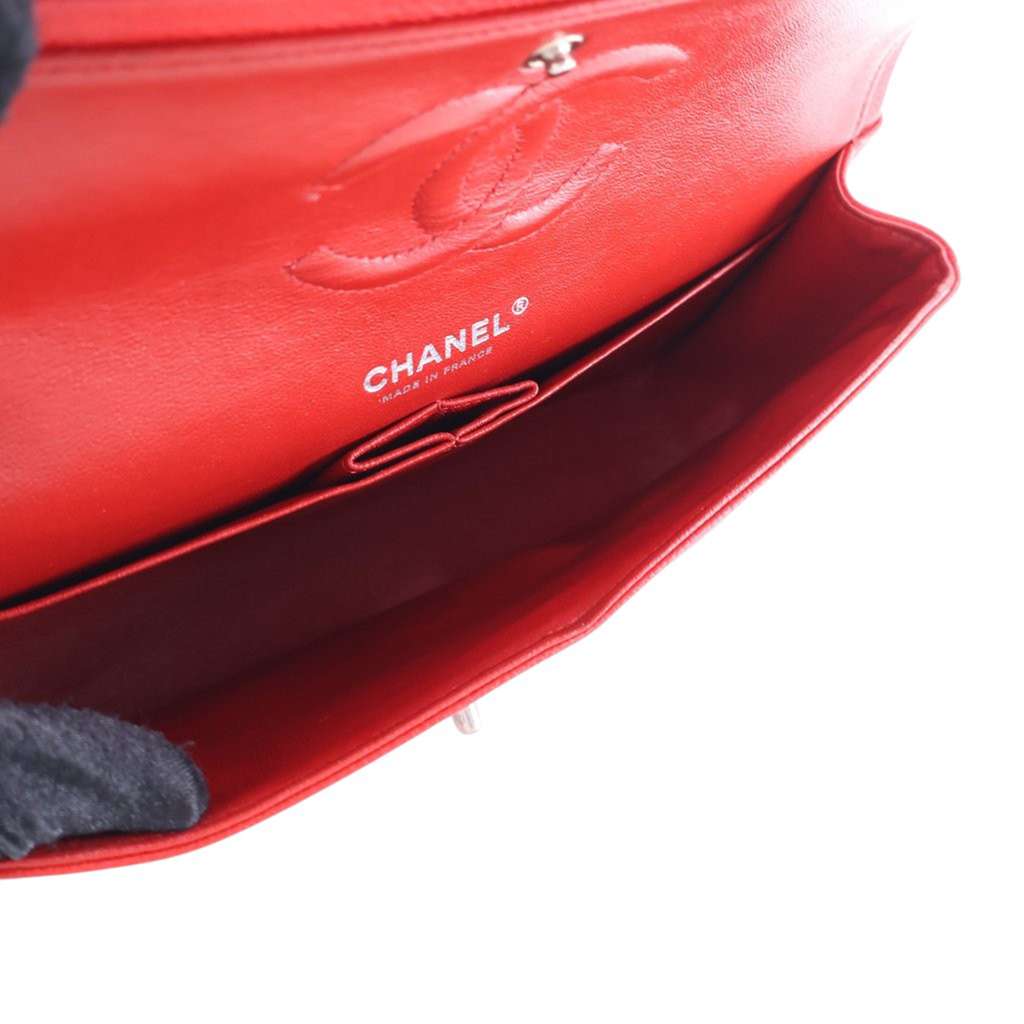 Chanel Medium Classic Caviar Double Flap - Detail 1