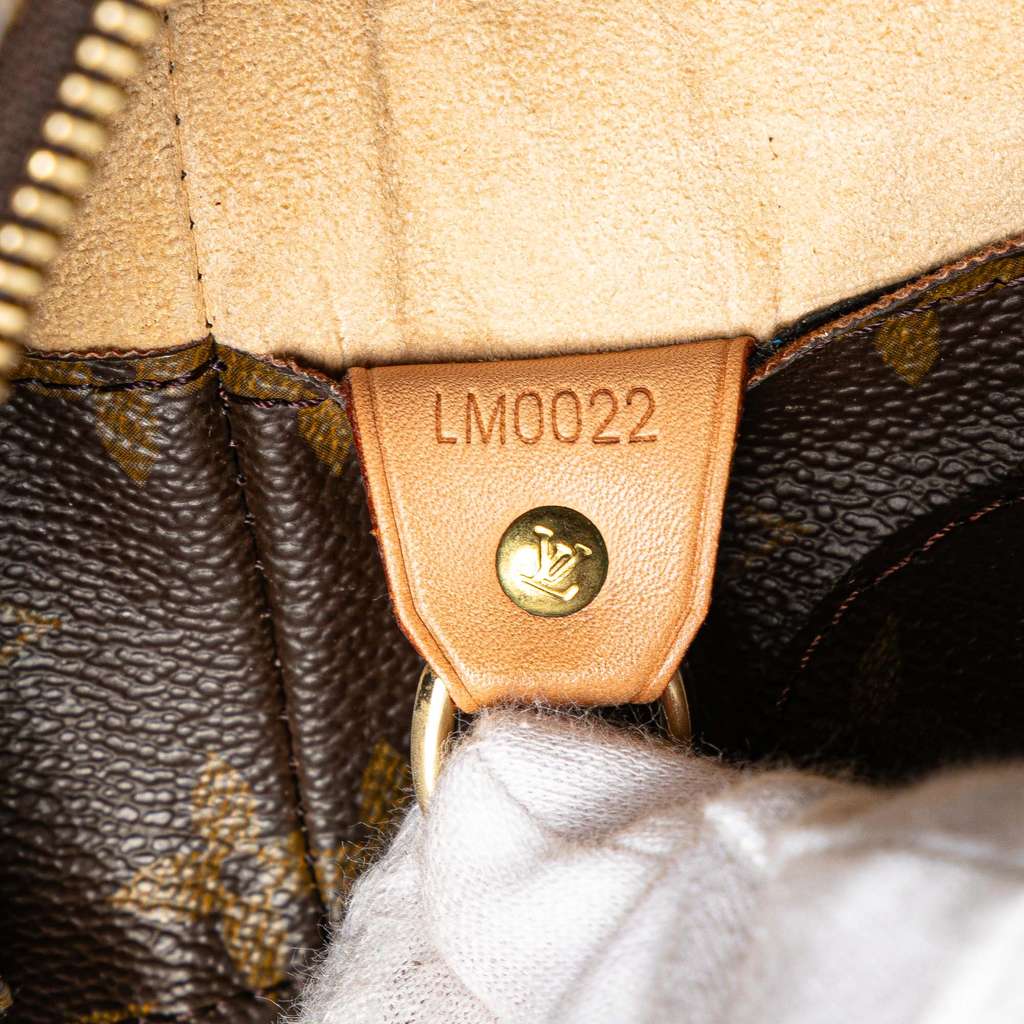 Louis Vuitton Monogram Luco - Detail 1