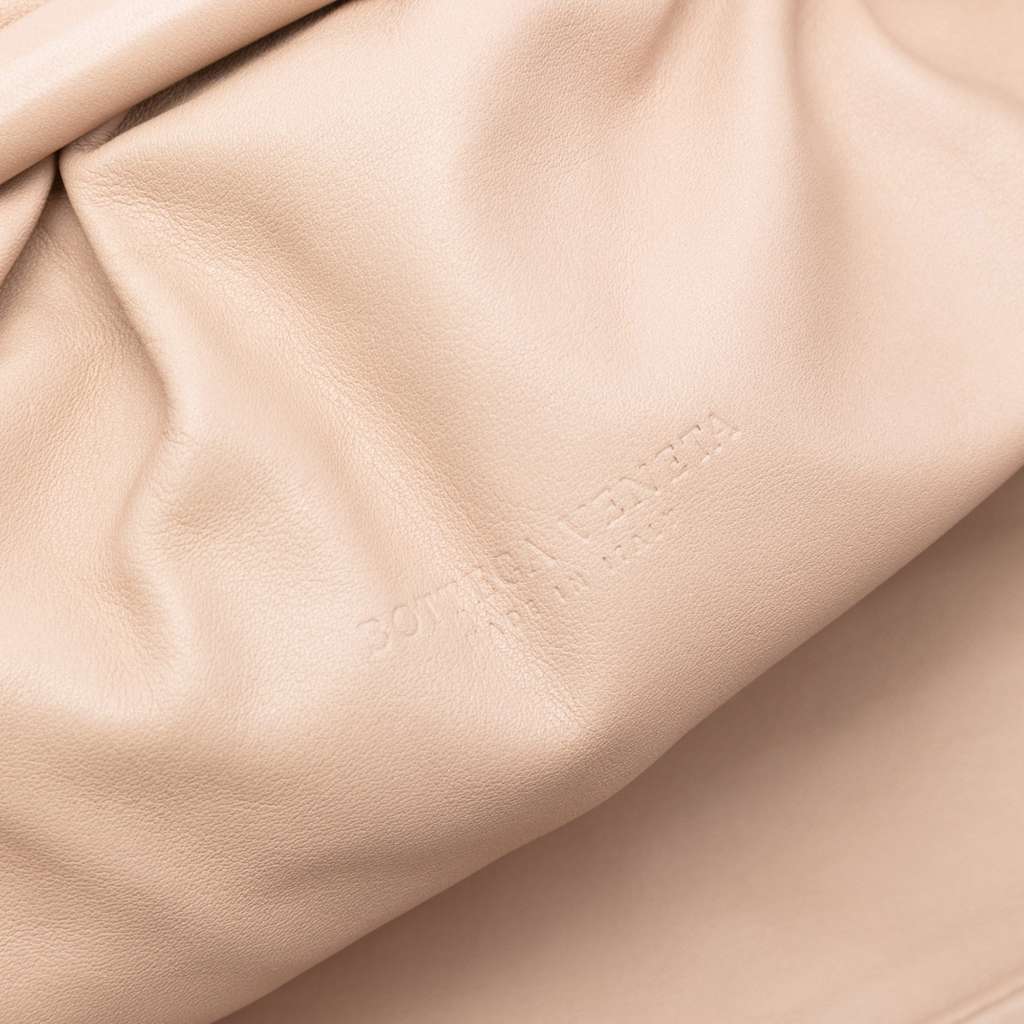 Bottega Veneta Lambskin The Pouch - Detail 1