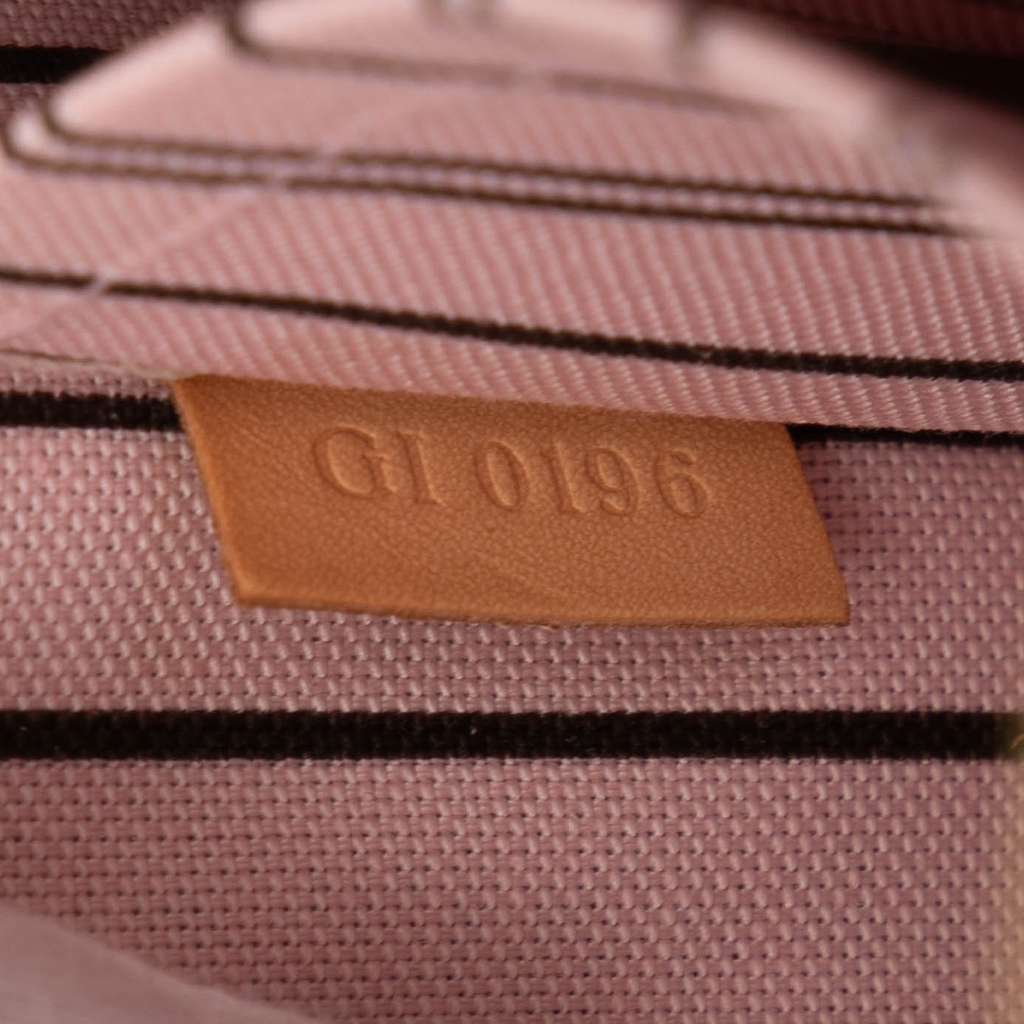 Louis Vuitton Monogram Neverfull Pouch - Detail 1