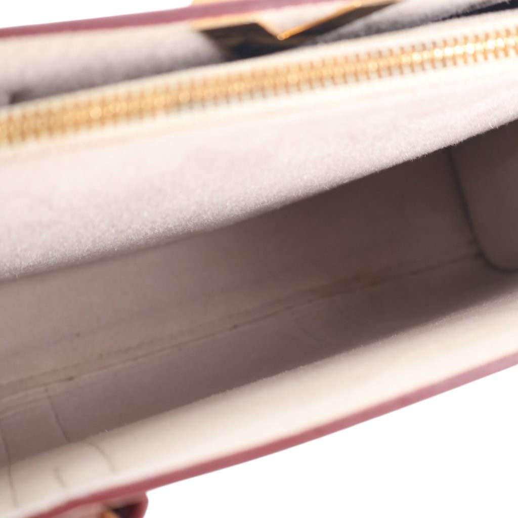 Louis Vuitton Monogram Cuir Plume Very Tote MM - Detail 2