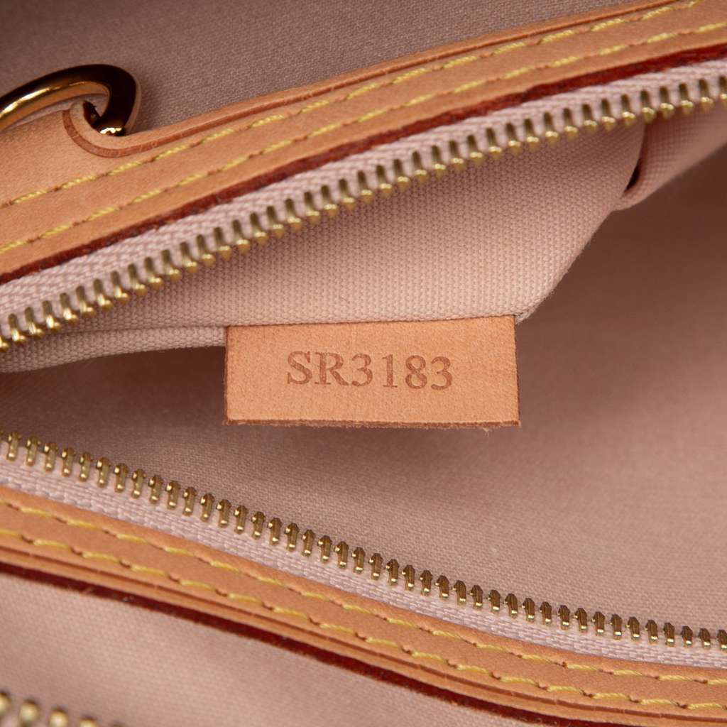 Louis Vuitton Monogram Vernis Brea GM - Detail 1