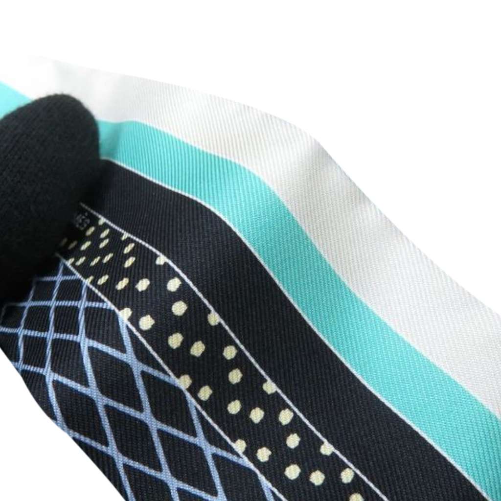 Hermès Grand Theartre Nouveau Silk Twilly Scarf - Detail 2