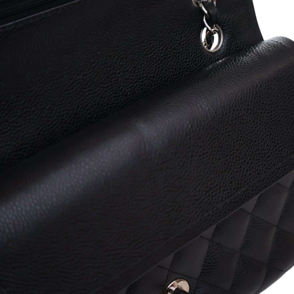 Chanel Medium Classic Caviar Double Flap - Detail 1