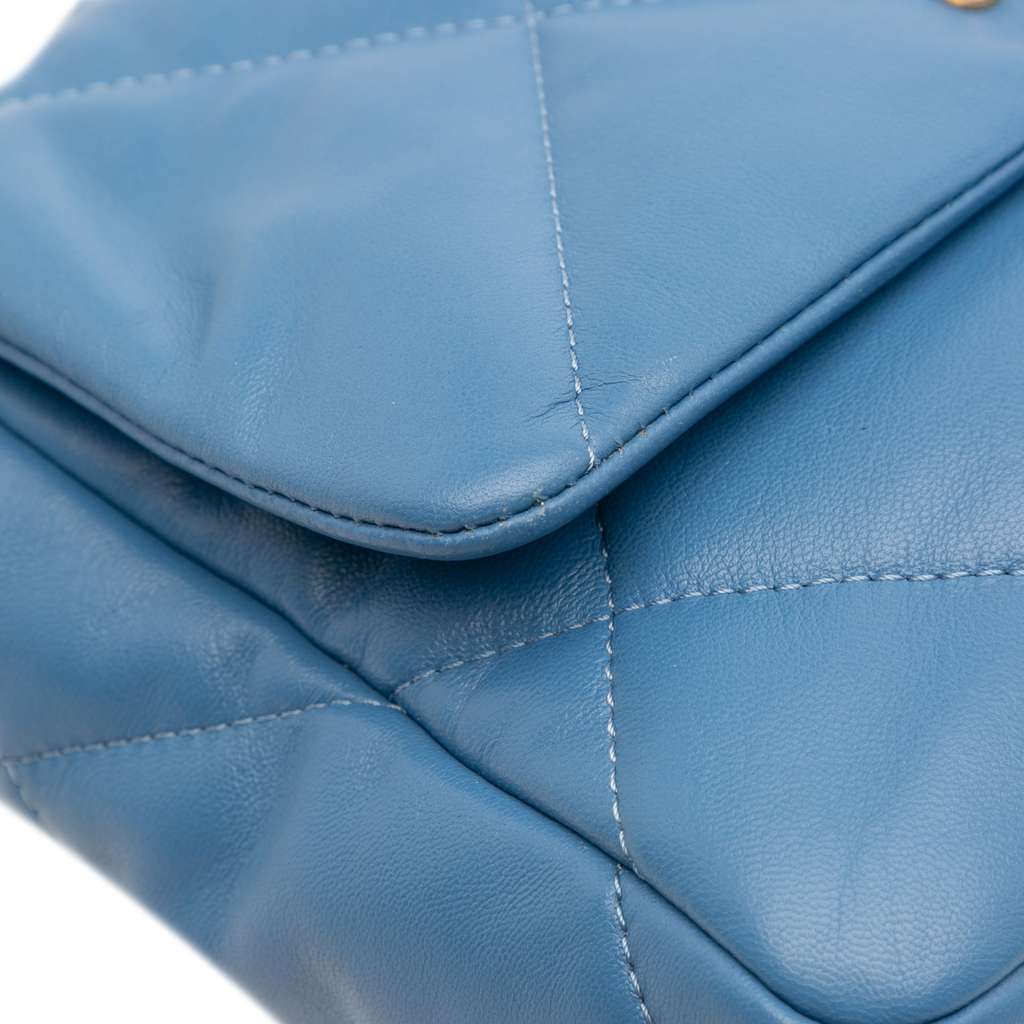 Chanel Medium Lambskin 19 Flap - Detail 2