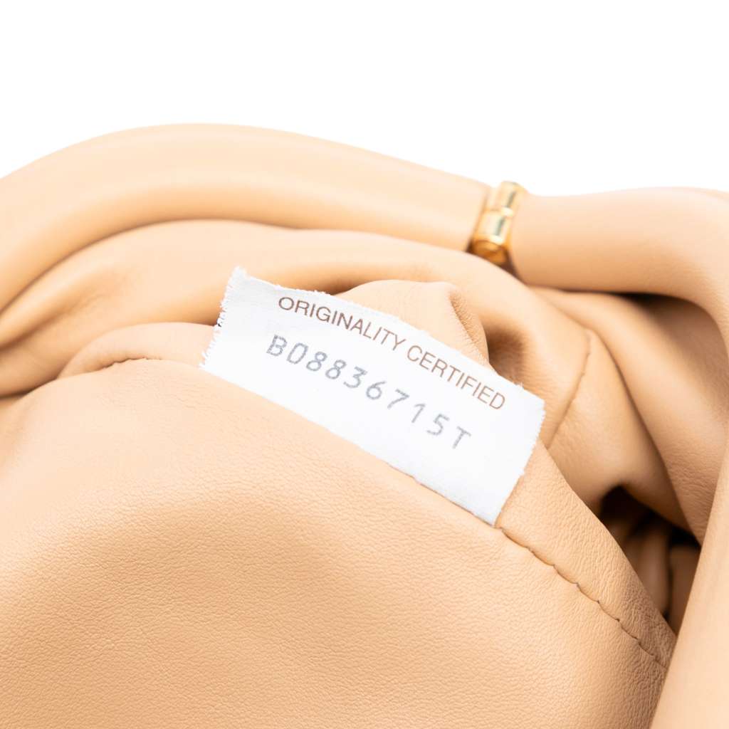 Bottega Veneta Lambskin The Mini Pouch Crossbody - Detail 1