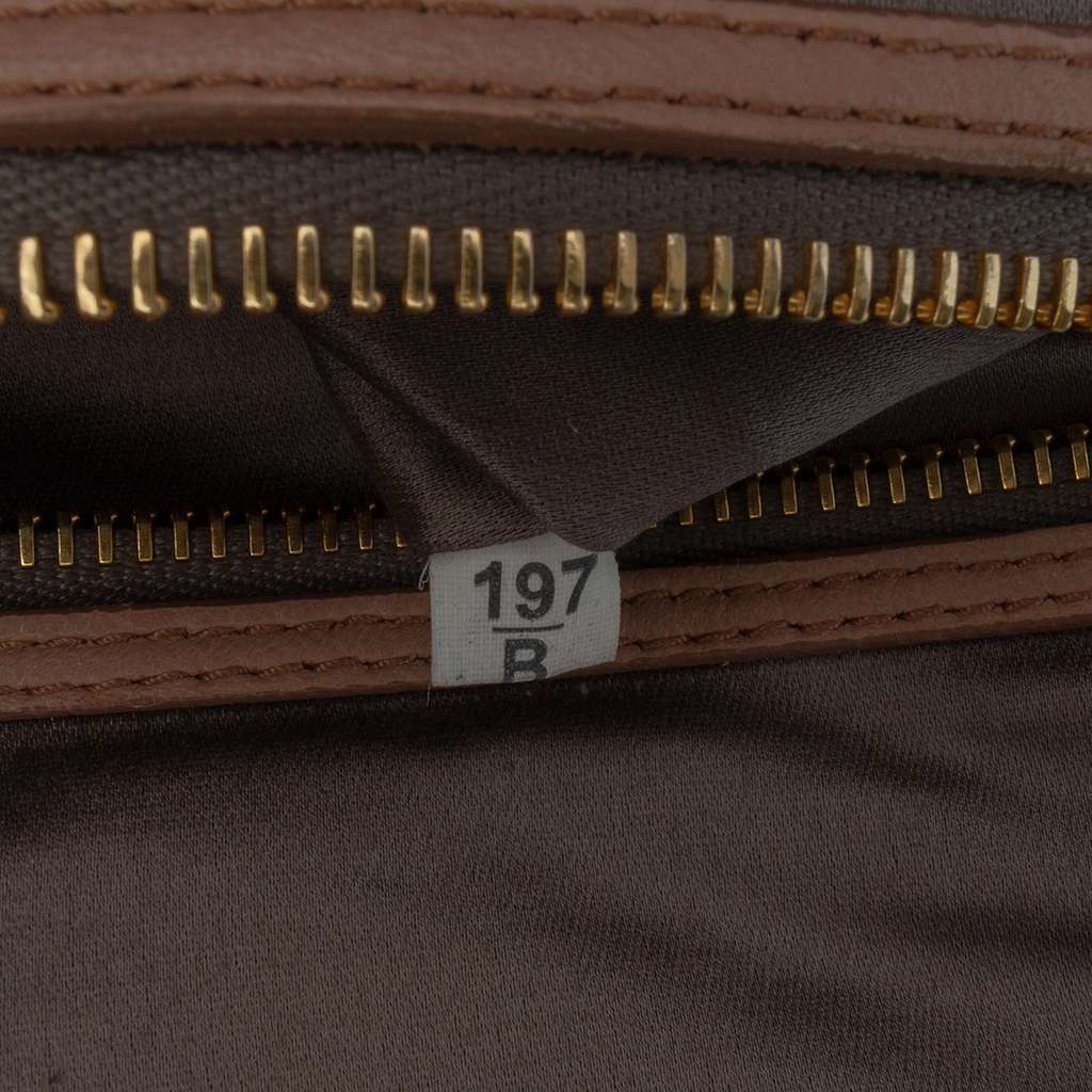 Miu Miu Matelasse Nappa Kiss Lock Clutch on Strap - Detail 1