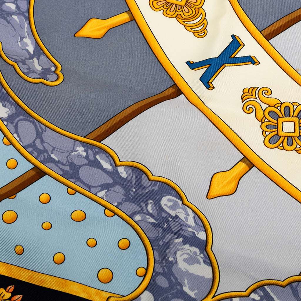 Hermès Carpe Diem Silk Scarf - Detail 1