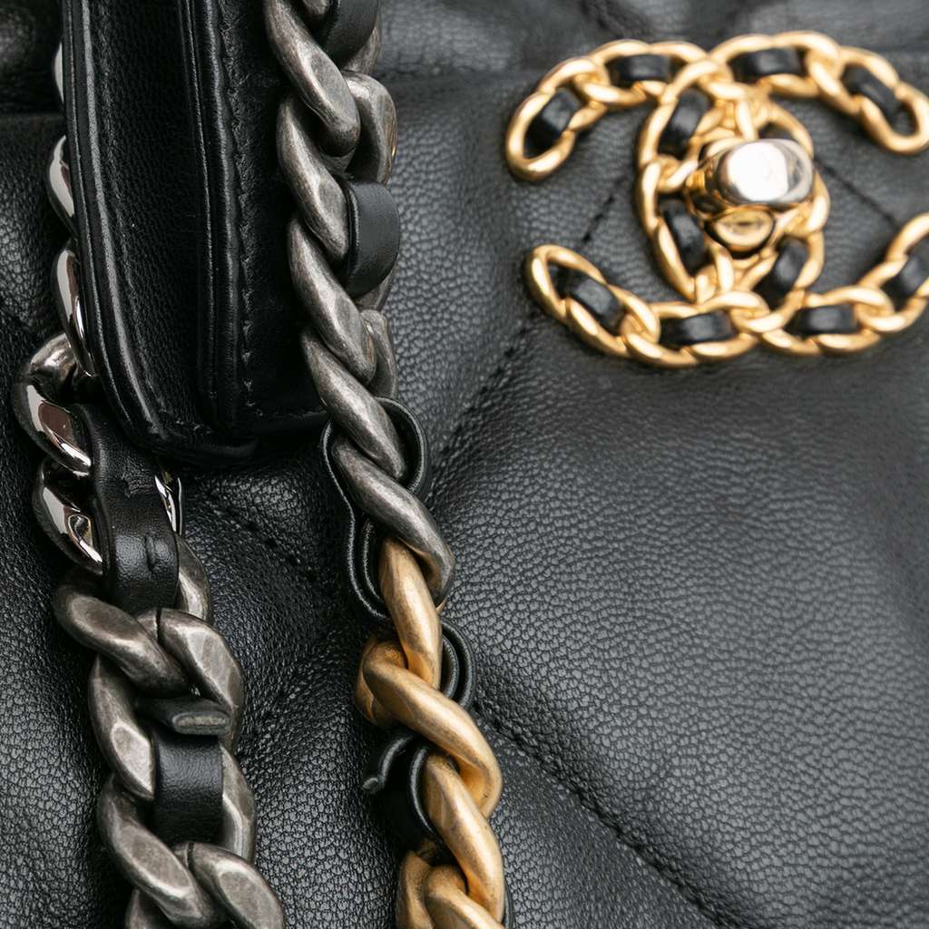 Chanel Large Lambskin 19 Flap - Detail 2