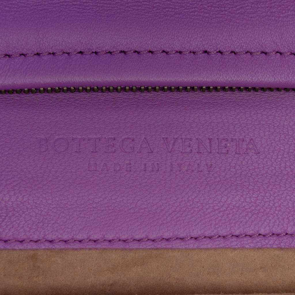Bottega Veneta Nappa Intrecciato Turn Lock Clutch - Side view