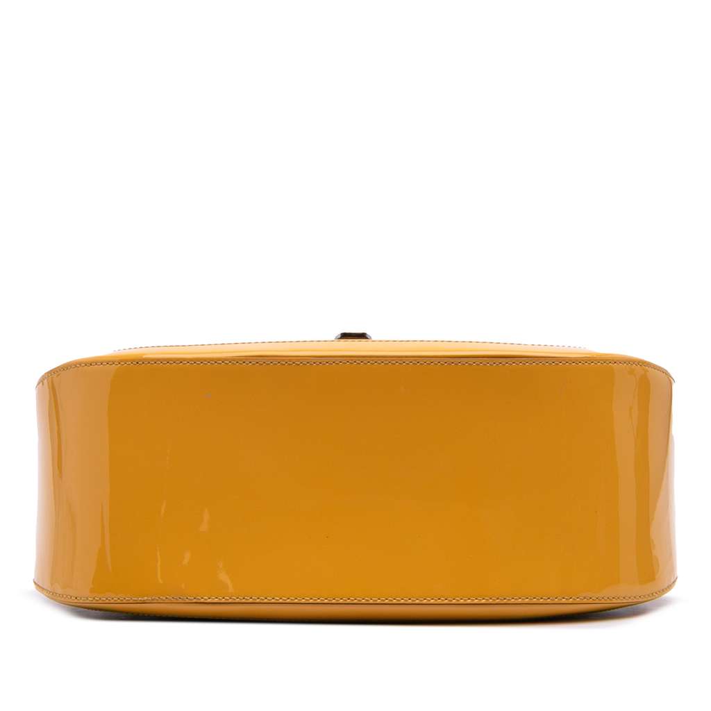 Gucci Microguccissima Patent Stirrup Crossbody - Image 6