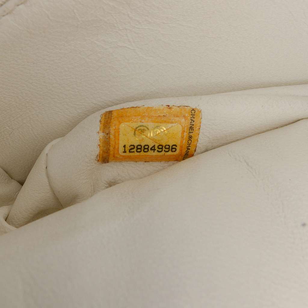 Chanel Medium Classic Caviar Double Flap - Detail 1