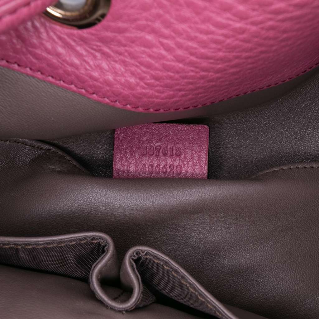 Gucci Pebbled Calfskin Miss Bamboo Bucket Bag - Detail 1