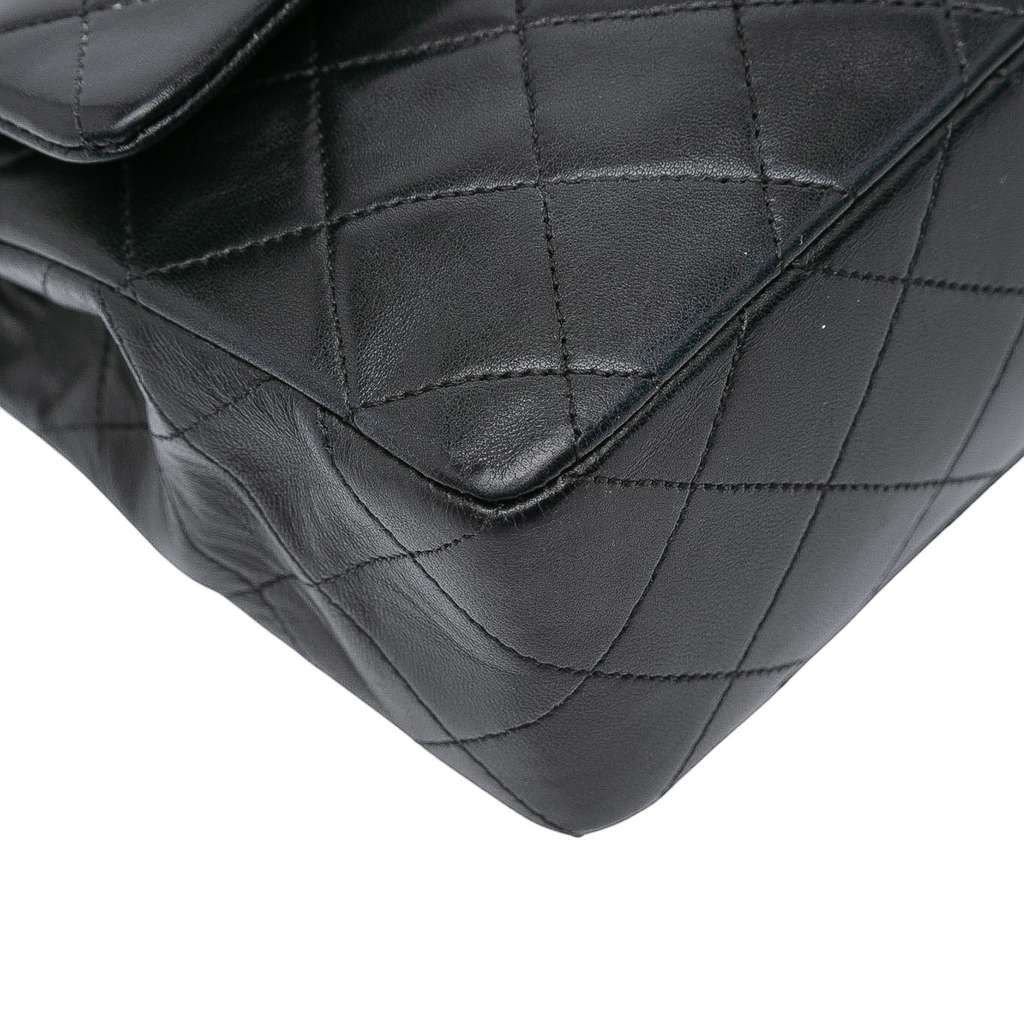 Chanel Small Classic Lambskin Double Flap - Detail 2