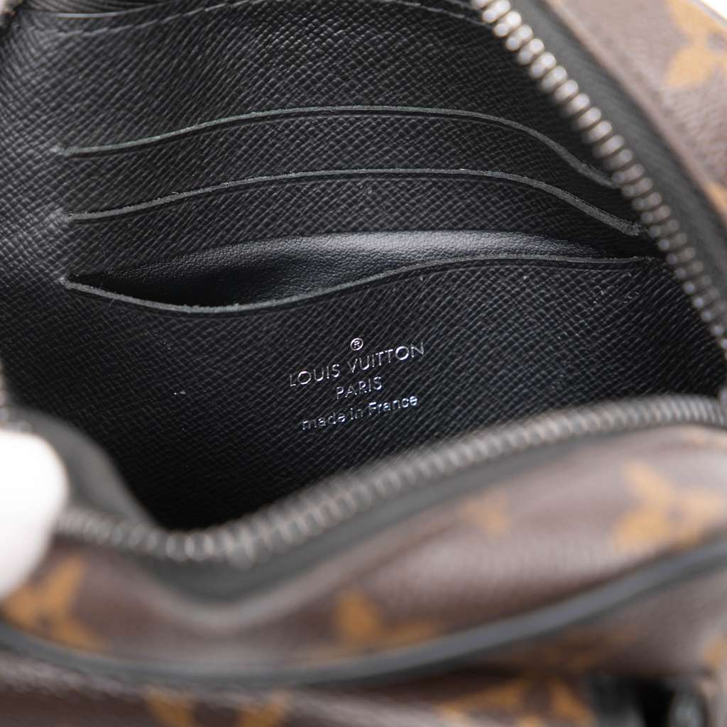 Louis Vuitton Monogram Macassar Christopher Wearable - 5