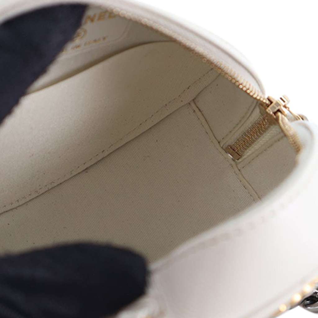 Chanel Lambskin 19 Round Clutch with Chain - 4