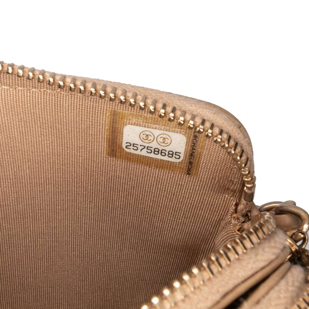 Chanel Caviar CC Filigree Crossbody - Detail 1