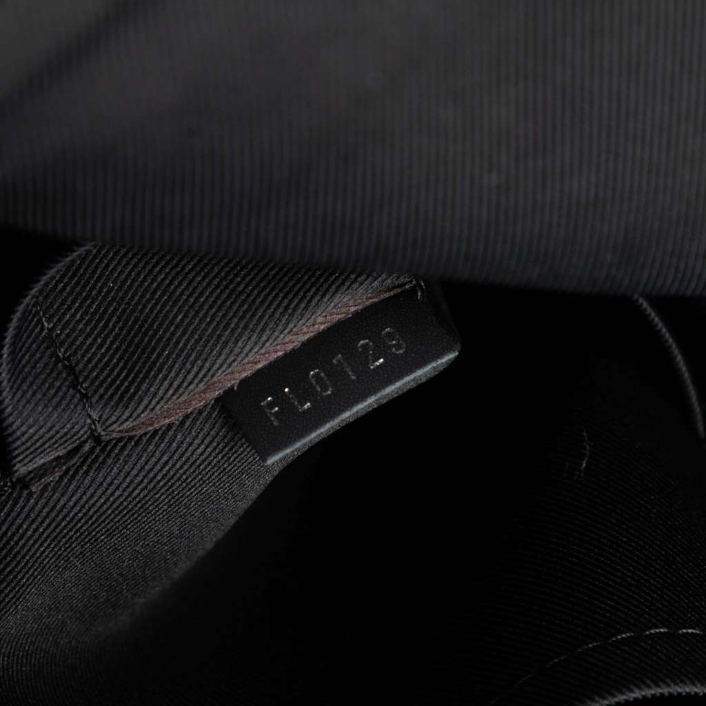 Louis Vuitton Monogram Eclipse Discovery - Detail 1